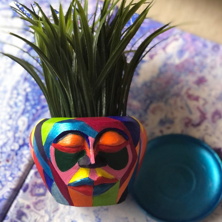 Sleepy Rainbow Head Pot