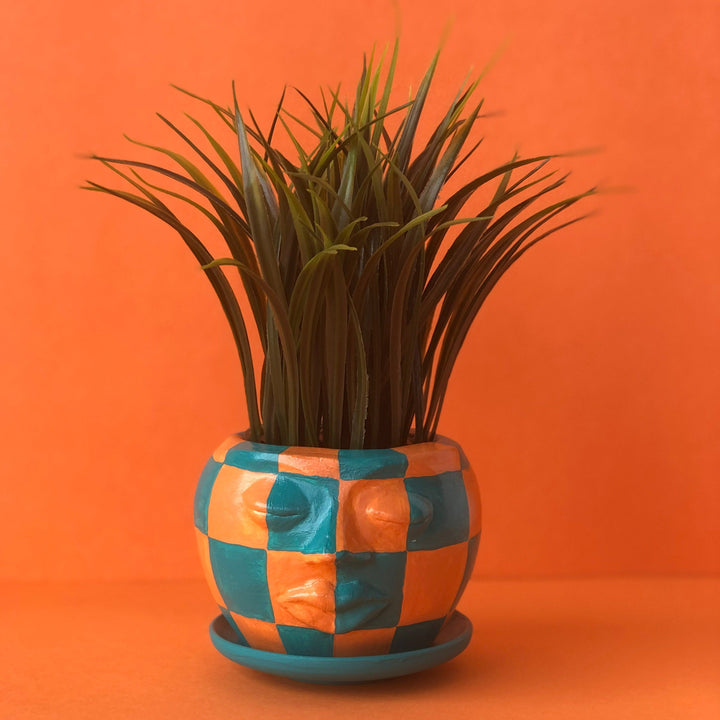 Checkered Head Pot