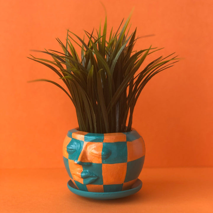 Checkered Head Pot
