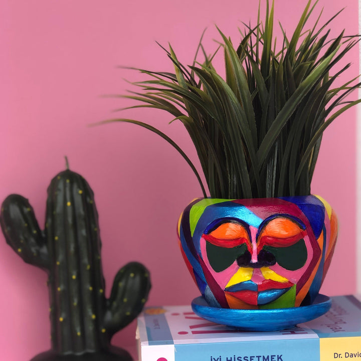 Sleepy Rainbow Head Pot